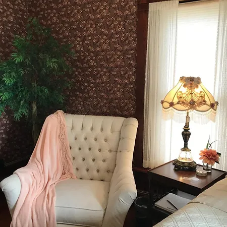The Nauvoo Grand Bed & Breakfast-2